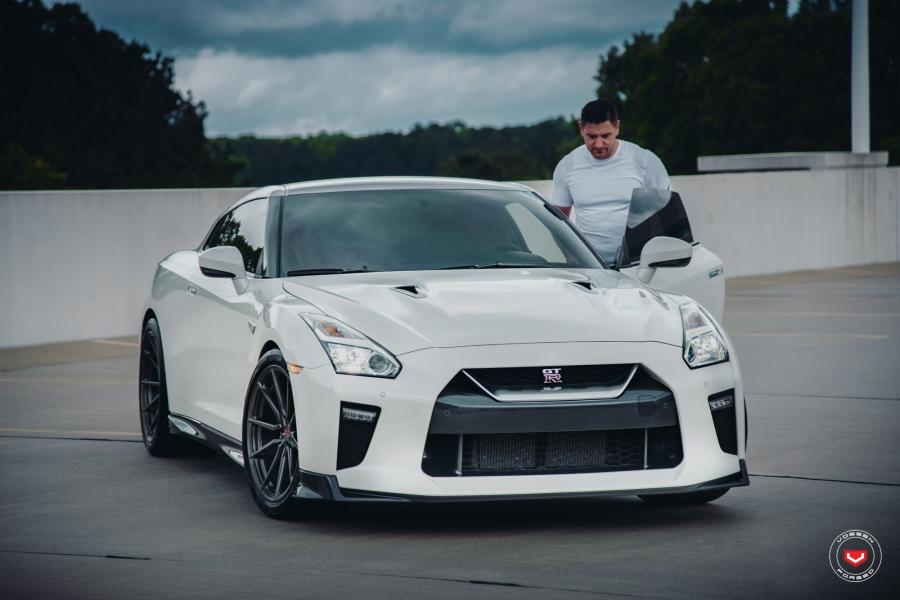  Nissan GT-R on Vossen Wheels (M-X2) 2019 года  (фото 16 из 26)